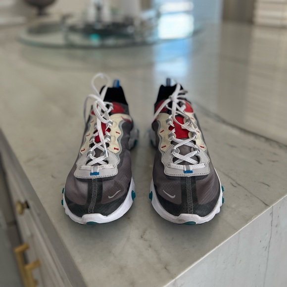 2018 React Element 87 ‘Dark Grey’ Nike Sneakers - Picture 5 of 6